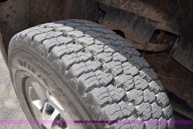 image for item L5976 2012 Chevrolet Silverado 2500HD Crew Cab pickup truck