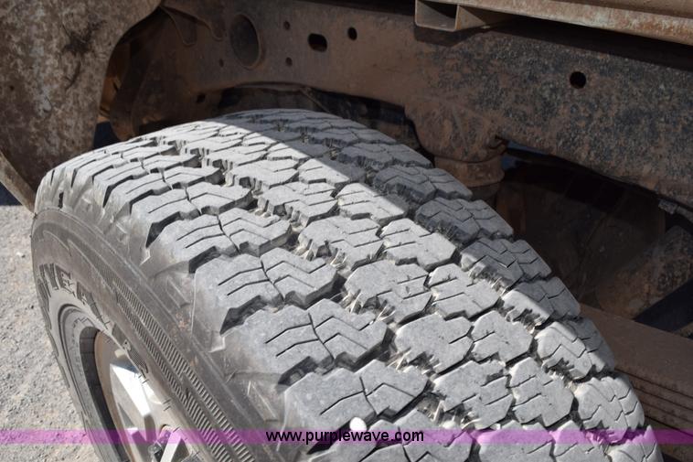 image for item L5976 2012 Chevrolet Silverado 2500HD Crew Cab pickup truck