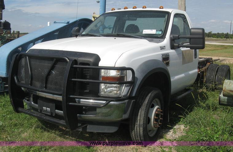 image for item L6408 2009 Ford F550 Super Duty XL truck cab and chassis
