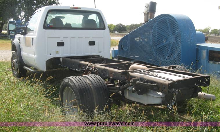 image for item L6408 2009 Ford F550 Super Duty XL truck cab and chassis