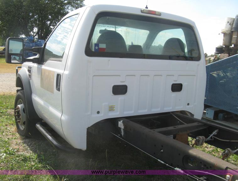 image for item L6408 2009 Ford F550 Super Duty XL truck cab and chassis