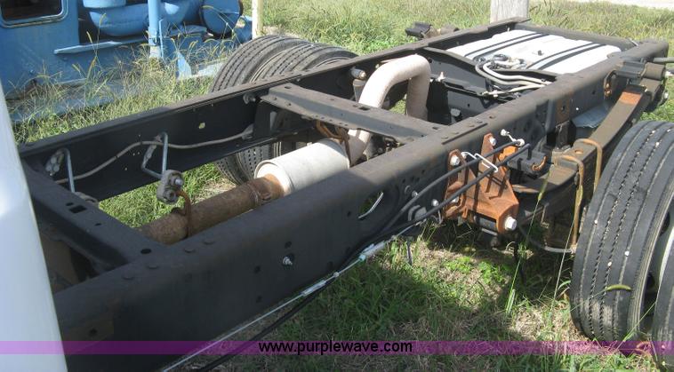 image for item L6408 2009 Ford F550 Super Duty XL truck cab and chassis