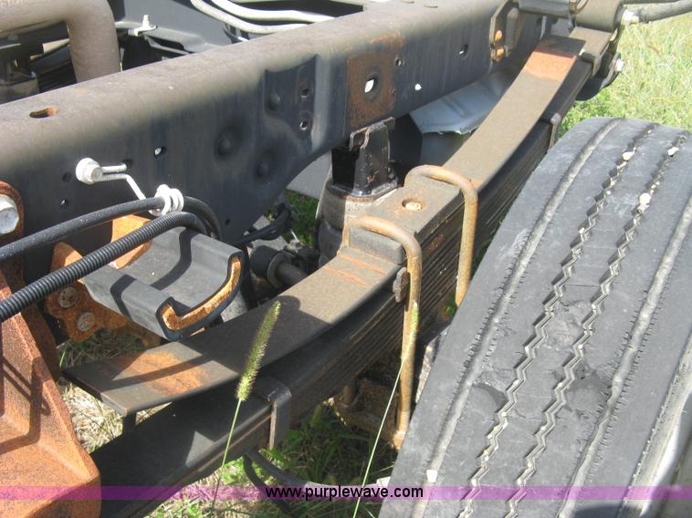 image for item L6408 2009 Ford F550 Super Duty XL truck cab and chassis