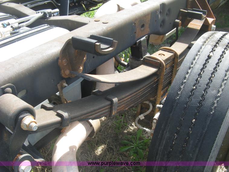 image for item L6408 2009 Ford F550 Super Duty XL truck cab and chassis