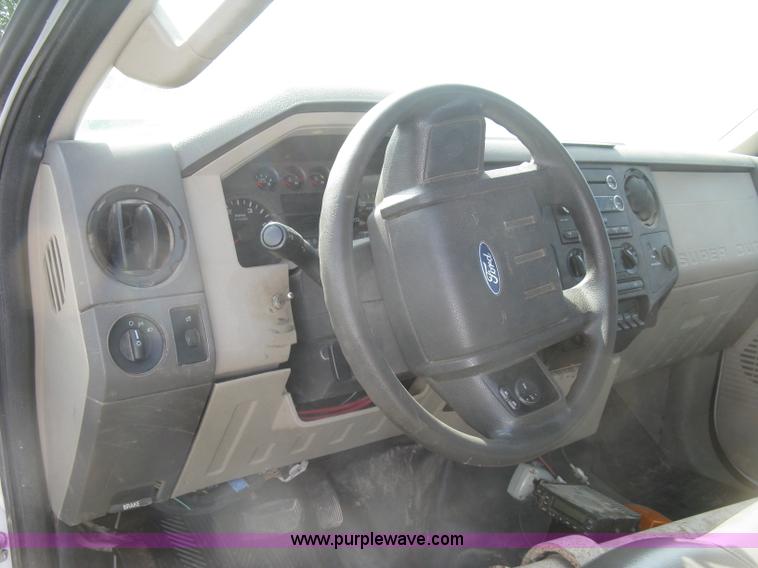 image for item L6408 2009 Ford F550 Super Duty XL truck cab and chassis