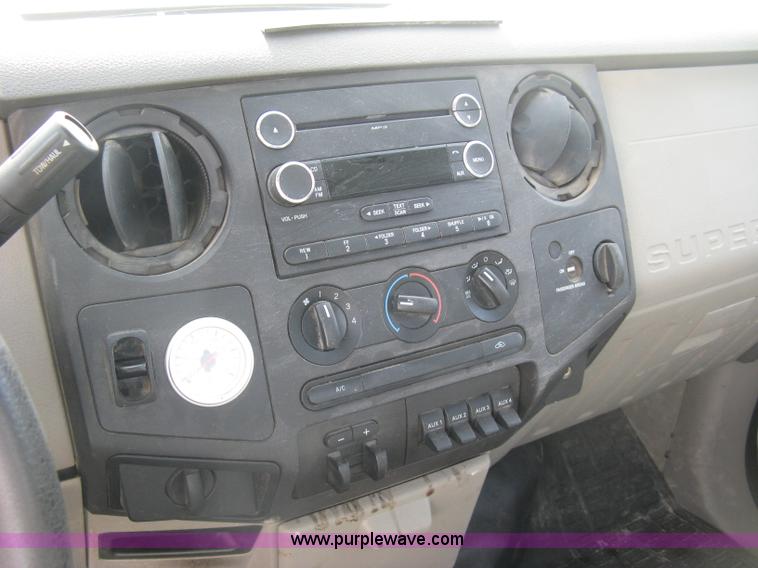 image for item L6408 2009 Ford F550 Super Duty XL truck cab and chassis