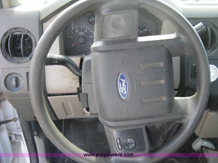 image for item L6408 2009 Ford F550 Super Duty XL truck cab and chassis