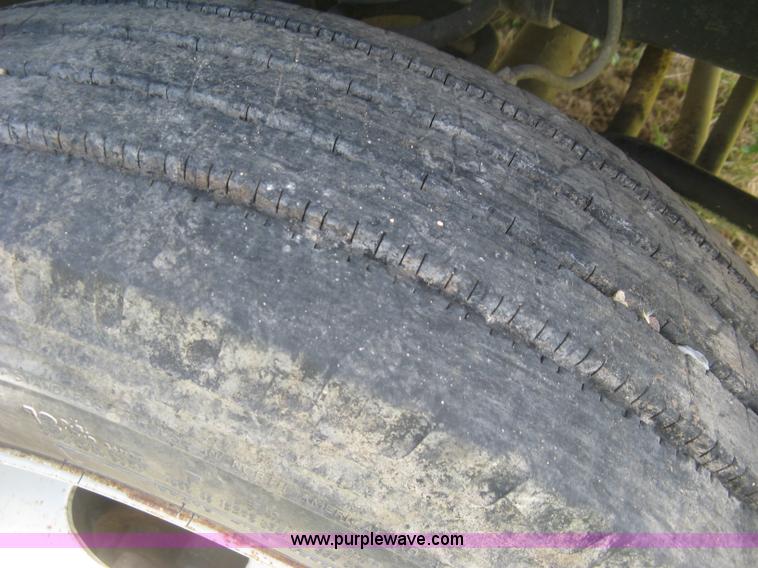 image for item L6408 2009 Ford F550 Super Duty XL truck cab and chassis