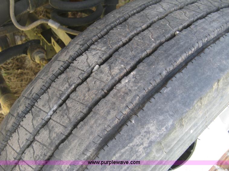 image for item L6408 2009 Ford F550 Super Duty XL truck cab and chassis