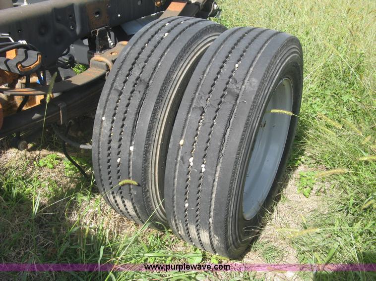 image for item L6408 2009 Ford F550 Super Duty XL truck cab and chassis