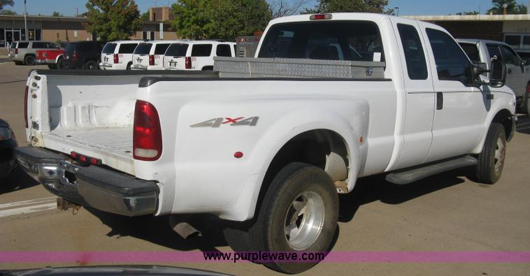image for item L6419 1999 Ford F350 Super Duty XLT SuperCab pickup truck