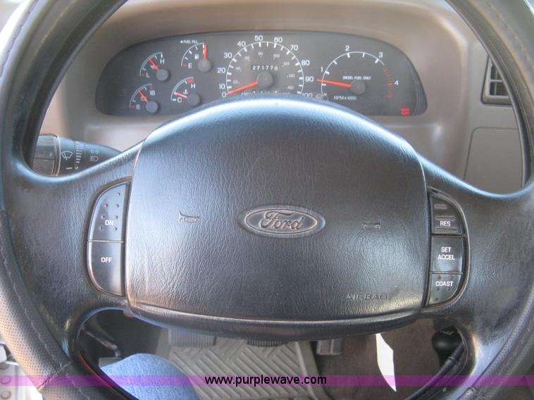 image for item L6419 1999 Ford F350 Super Duty XLT SuperCab pickup truck