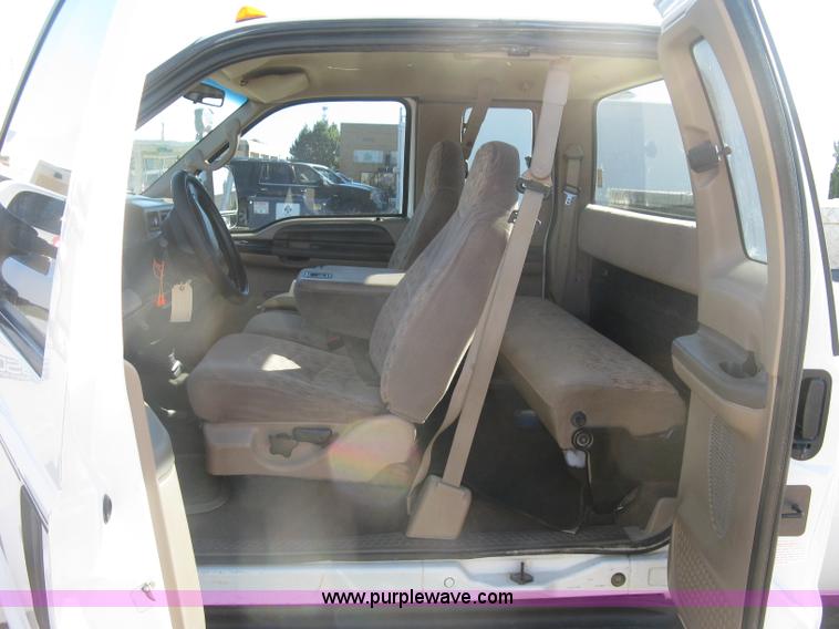 image for item L6419 1999 Ford F350 Super Duty XLT SuperCab pickup truck