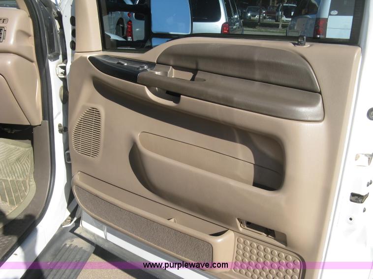 image for item L6419 1999 Ford F350 Super Duty XLT SuperCab pickup truck