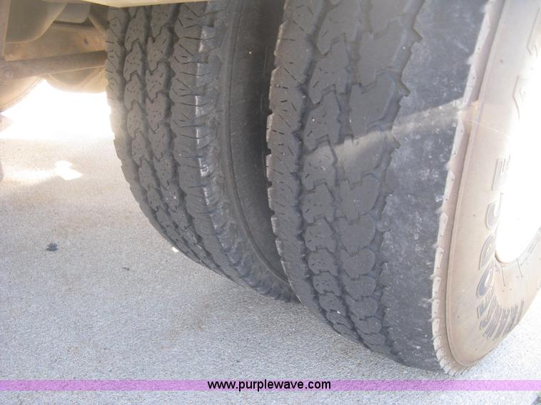 image for item L6419 1999 Ford F350 Super Duty XLT SuperCab pickup truck