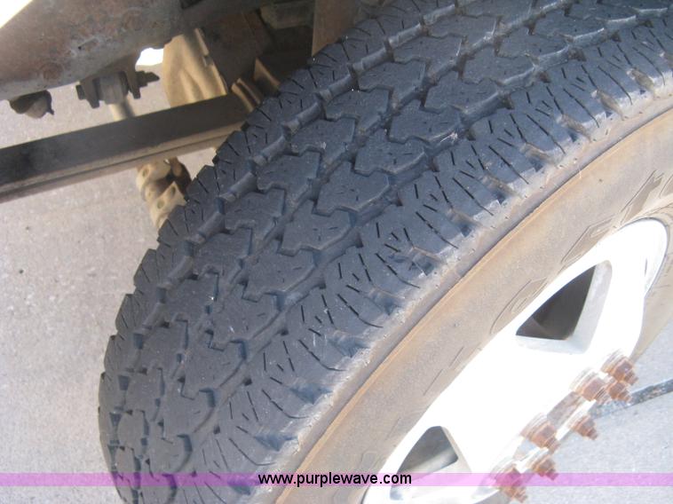 image for item L6419 1999 Ford F350 Super Duty XLT SuperCab pickup truck