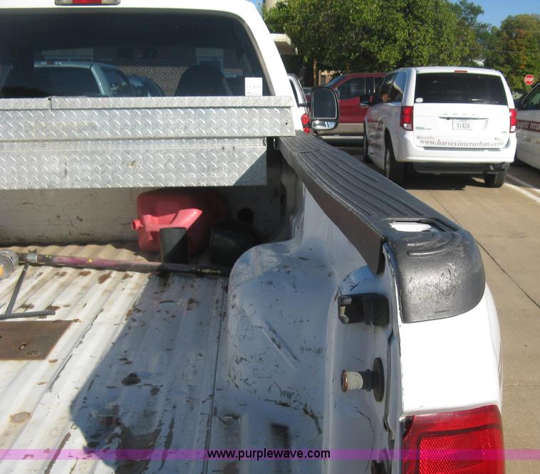 image for item L6419 1999 Ford F350 Super Duty XLT SuperCab pickup truck