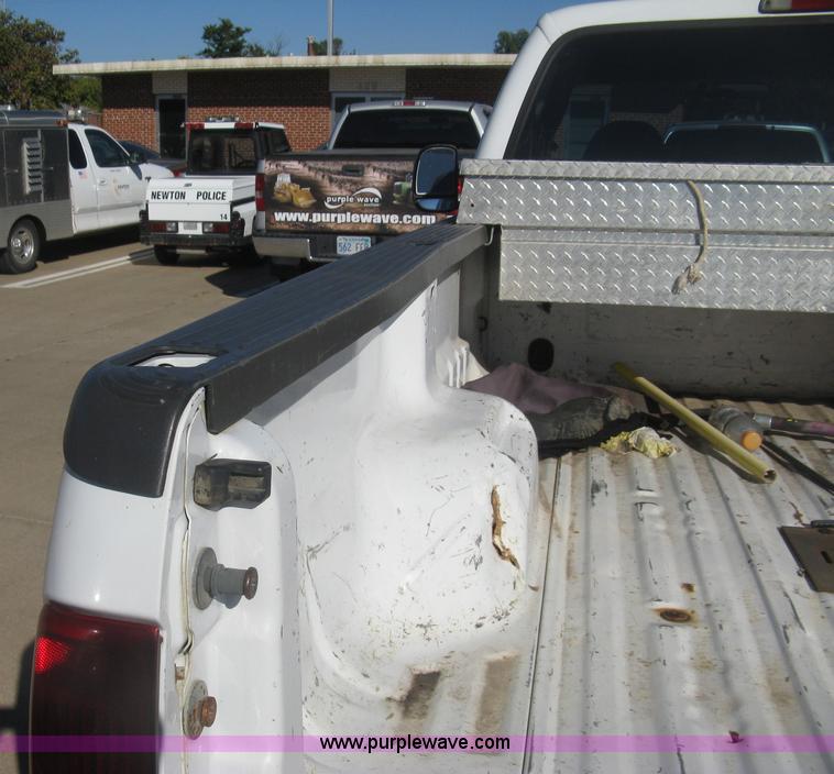 image for item L6419 1999 Ford F350 Super Duty XLT SuperCab pickup truck