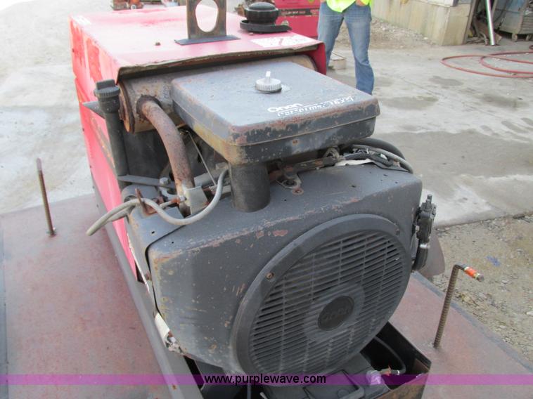 image for item R9475 Lincoln Weldon Power G8000 welder/generator