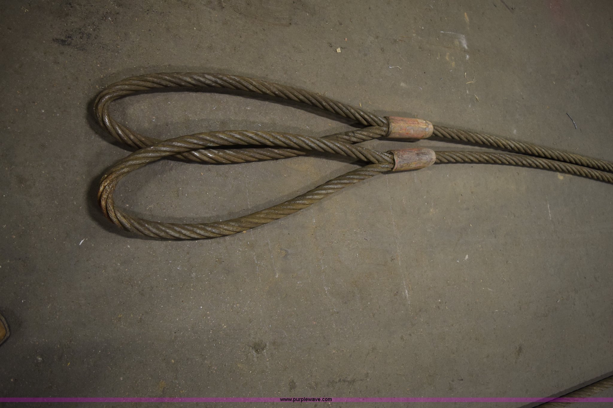 (2) cable chokers in Hutchinson, KS Item BE9643 sold Purple Wave