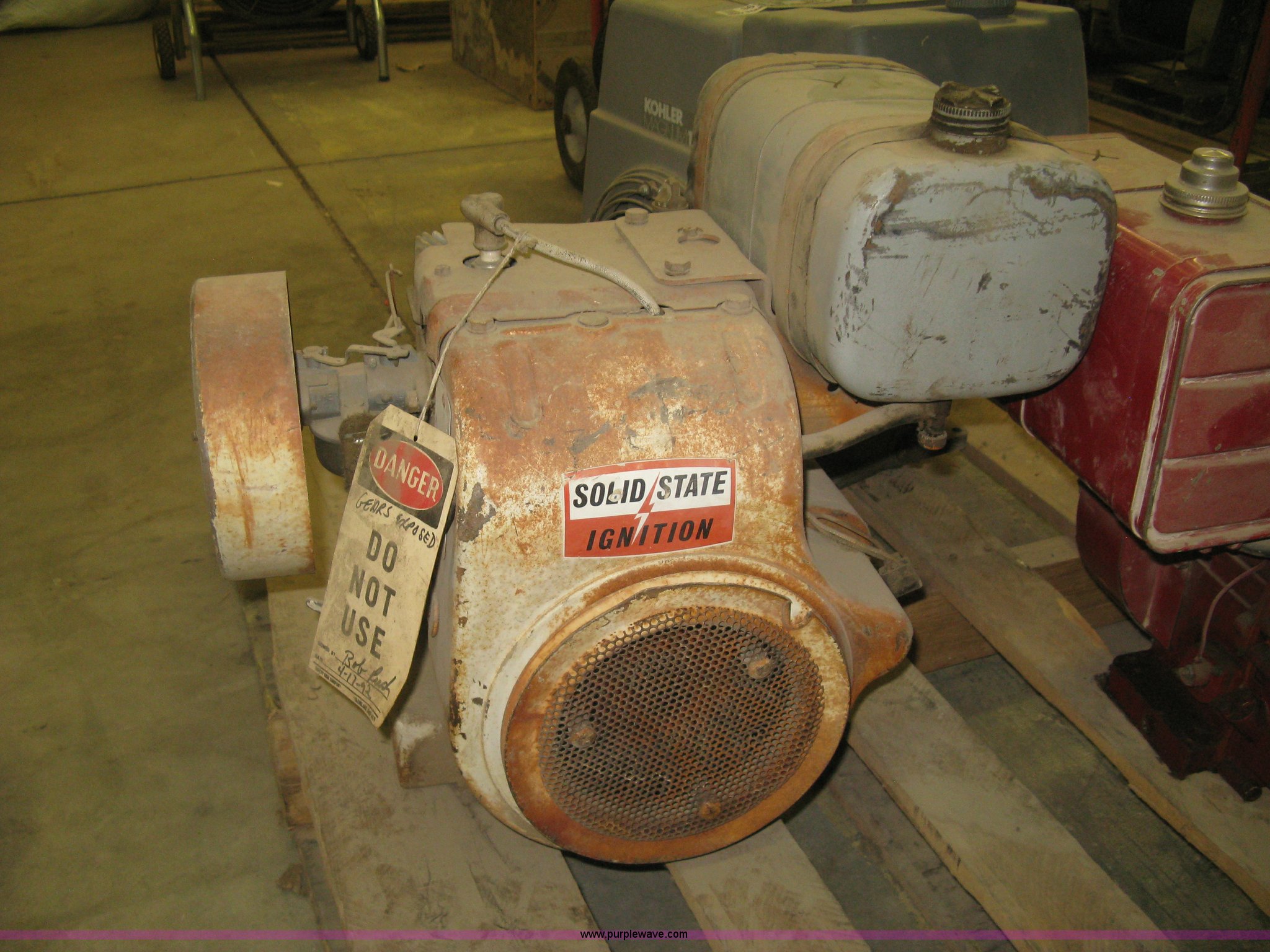 (3) gas engines in Wichita, KS Item BL9198 sold Purple Wave