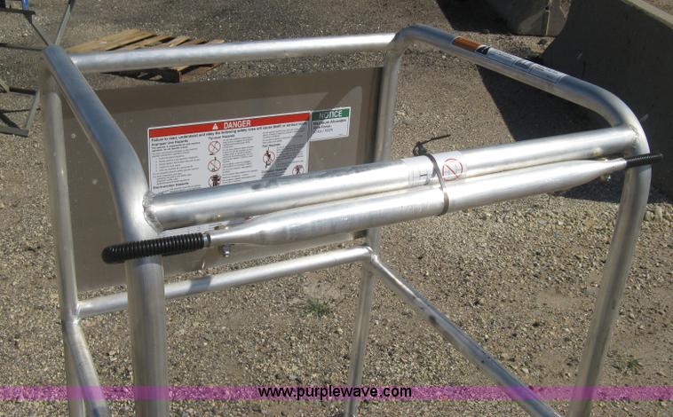 image for item BL9178 2015 Genie AWP30S man basket