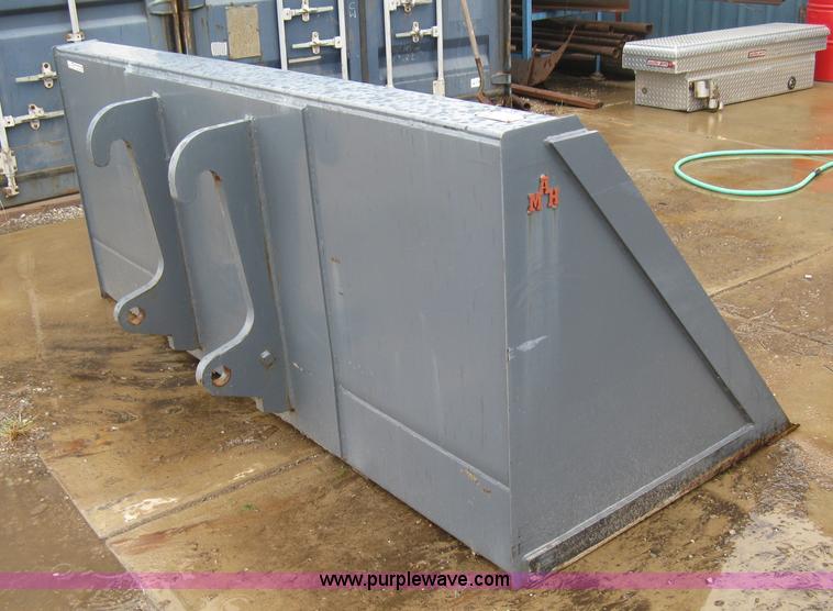 image for item BL9190 Arrow loader bucket