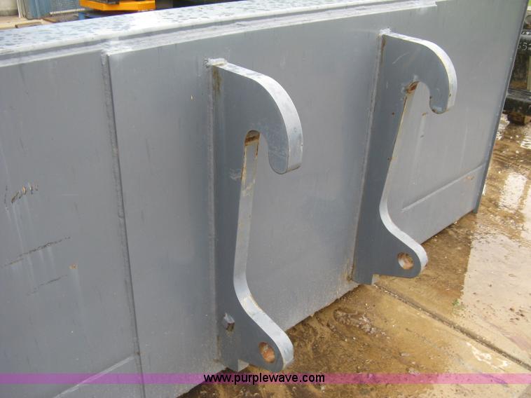 image for item BL9190 Arrow loader bucket