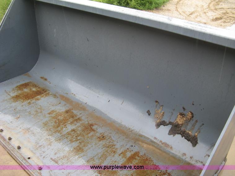 image for item BL9190 Arrow loader bucket