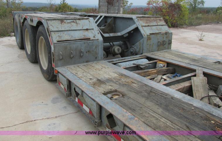 image for item BS9953 1991 Pratt DD/442T lowboy equipment trailer