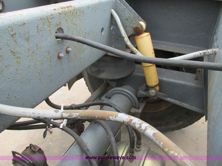 image for item BS9953 1991 Pratt DD/442T lowboy equipment trailer