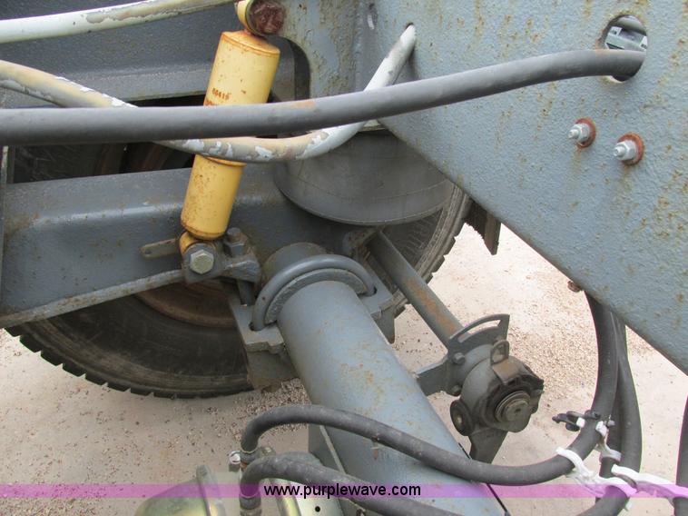 image for item BS9953 1991 Pratt DD/442T lowboy equipment trailer