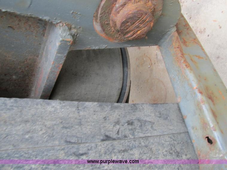 image for item BS9953 1991 Pratt DD/442T lowboy equipment trailer