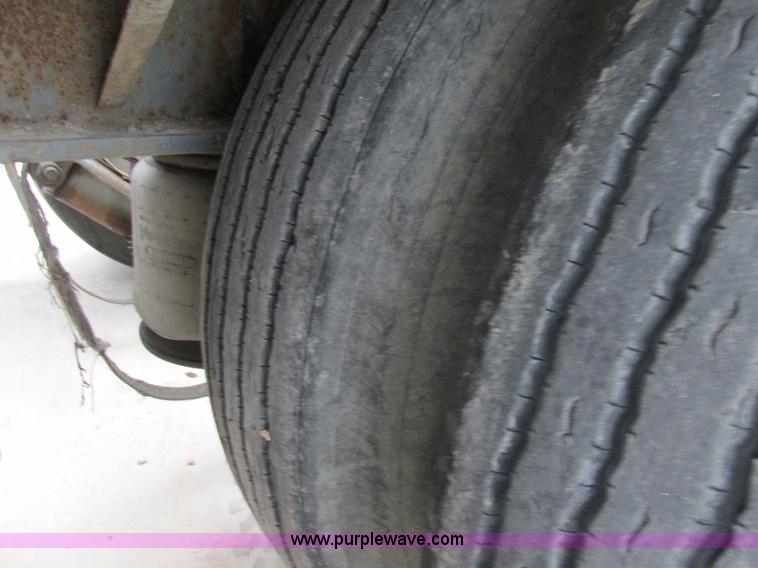 image for item BS9953 1991 Pratt DD/442T lowboy equipment trailer