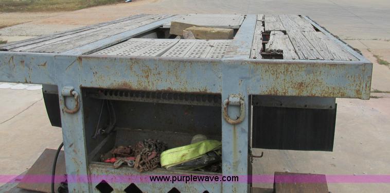 image for item BS9953 1991 Pratt DD/442T lowboy equipment trailer