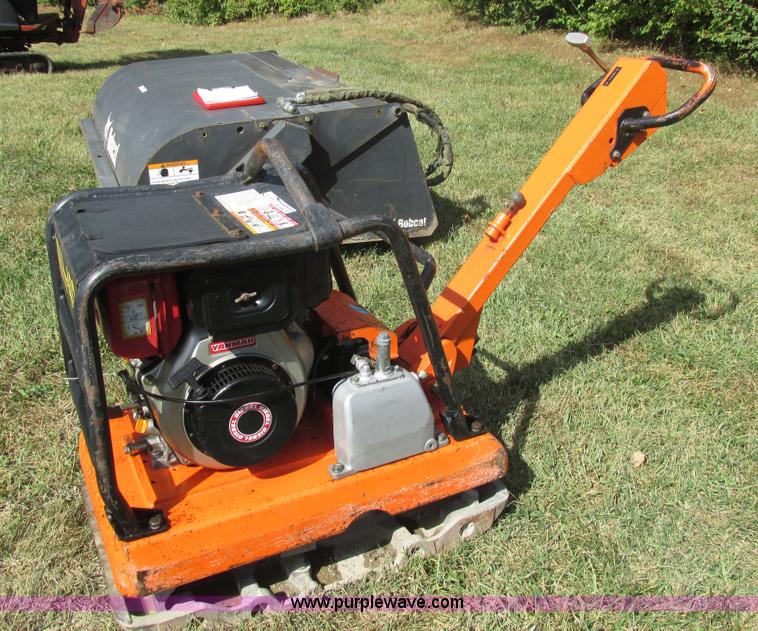 image for item BS9988 Mikasa vibratory plate compactor