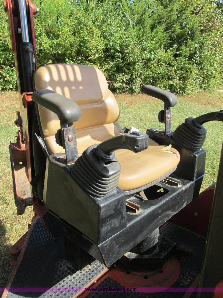 image for item BS9990 2004 Ditch Witch XT850 tool carrier