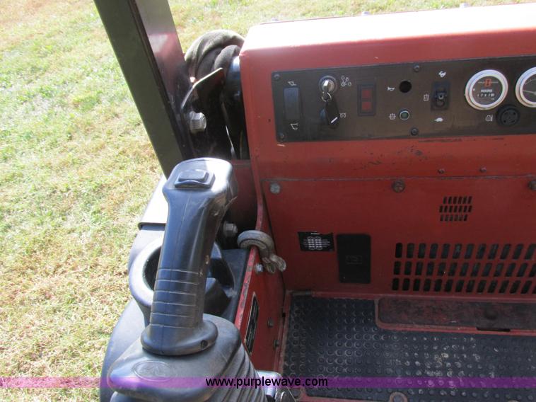 image for item BS9990 2004 Ditch Witch XT850 tool carrier