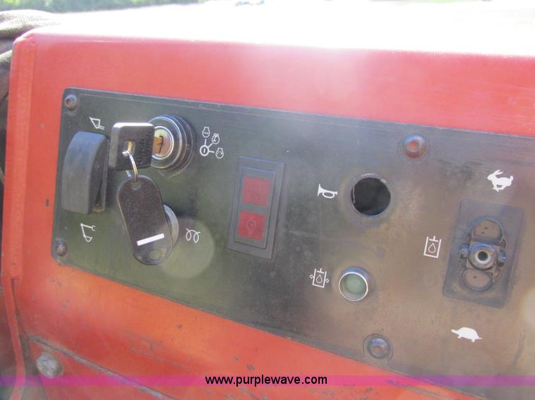 image for item BS9990 2004 Ditch Witch XT850 tool carrier