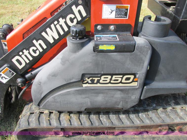 image for item BS9990 2004 Ditch Witch XT850 tool carrier