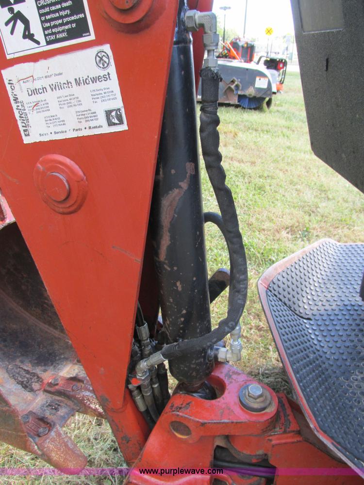 image for item BS9990 2004 Ditch Witch XT850 tool carrier