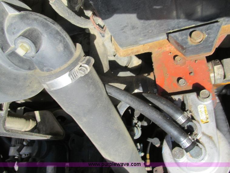 image for item BS9990 2004 Ditch Witch XT850 tool carrier