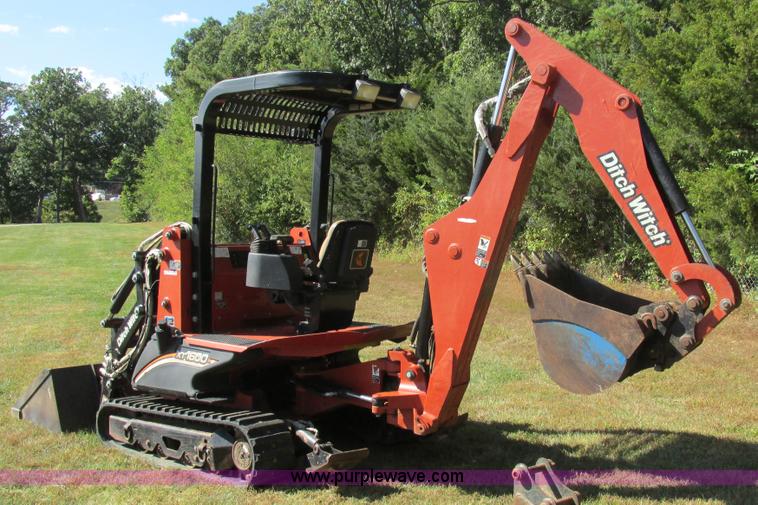 image for item BS9991 2007 Ditch Witch XT1600 tool carrier