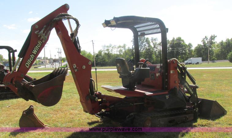 image for item BS9991 2007 Ditch Witch XT1600 tool carrier