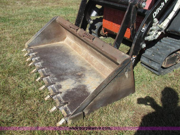 image for item BS9991 2007 Ditch Witch XT1600 tool carrier