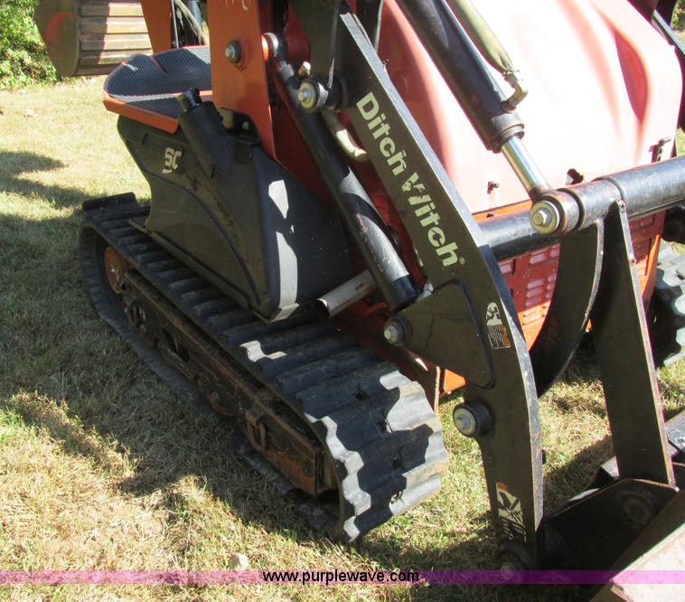 image for item BS9991 2007 Ditch Witch XT1600 tool carrier