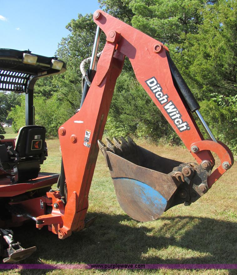 image for item BS9991 2007 Ditch Witch XT1600 tool carrier