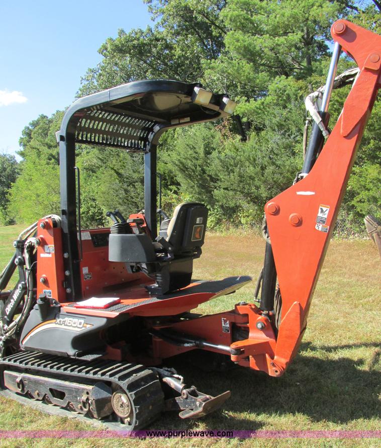 image for item BS9991 2007 Ditch Witch XT1600 tool carrier