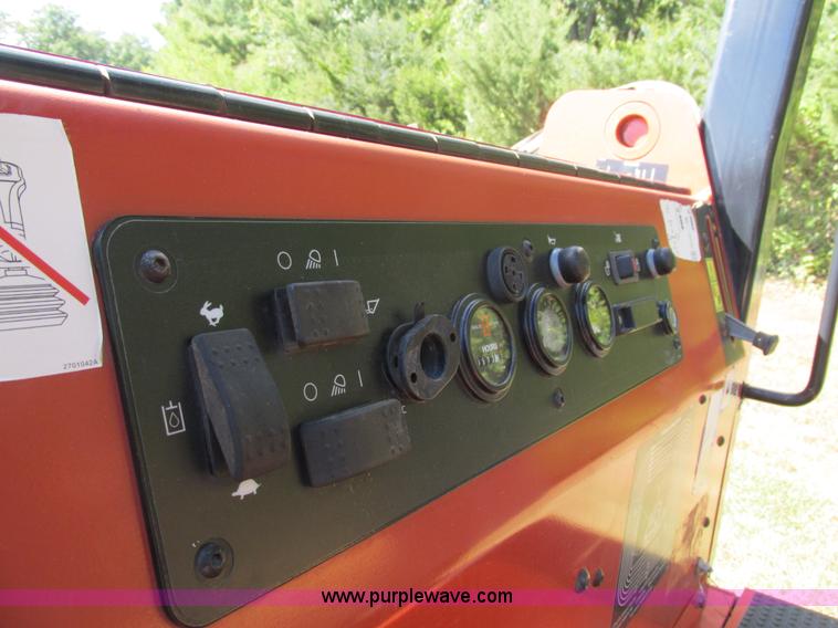 image for item BS9991 2007 Ditch Witch XT1600 tool carrier