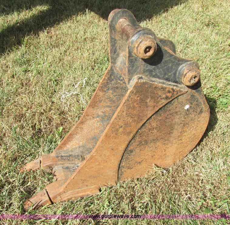 image for item BS9991 2007 Ditch Witch XT1600 tool carrier